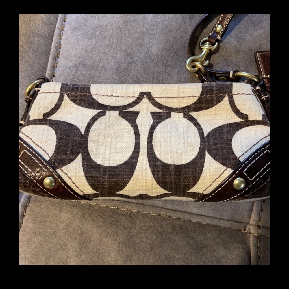 Coach Carly Linen Wristlet